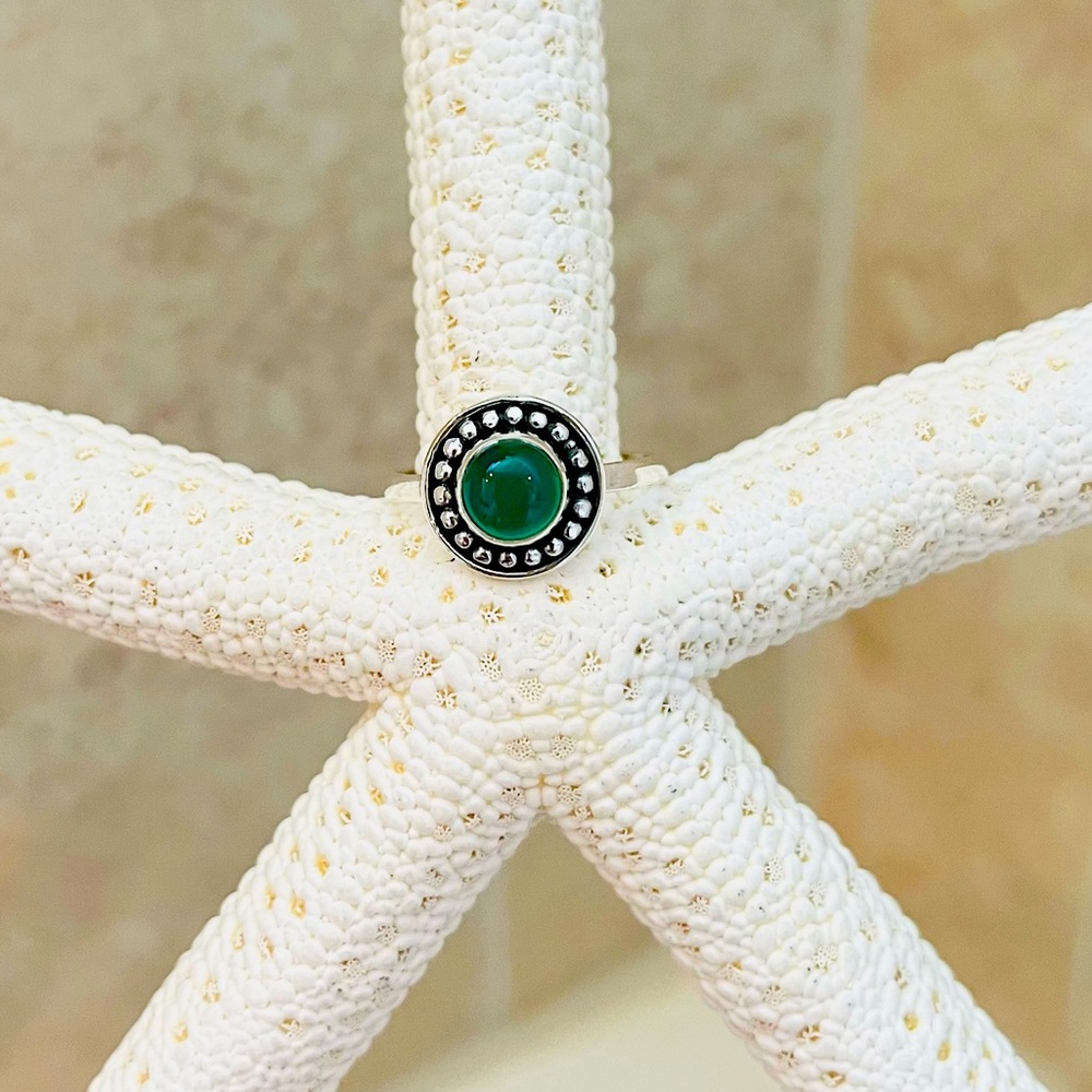 Beautiful Green Onyx Ring size 5 In 925 Sterling Silver.
